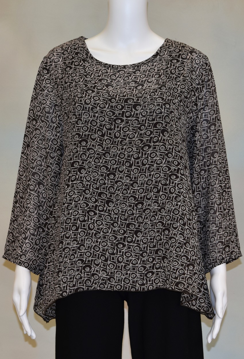 Graphic Swirl Side Point Tunic